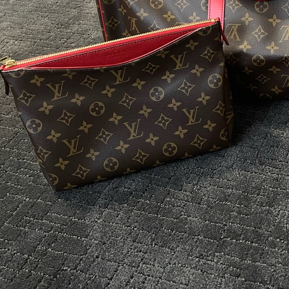 Authentic Louis Vuitton Pallas beauty bag/clutch - Picture 1 of 5